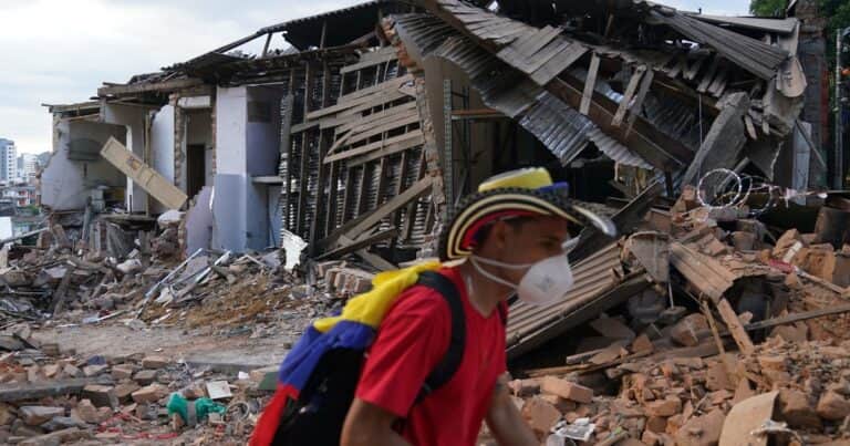 El Gobierno prepara el envío de un avión Hércules con ayuda humanitaria para Colombia tras el terremoto