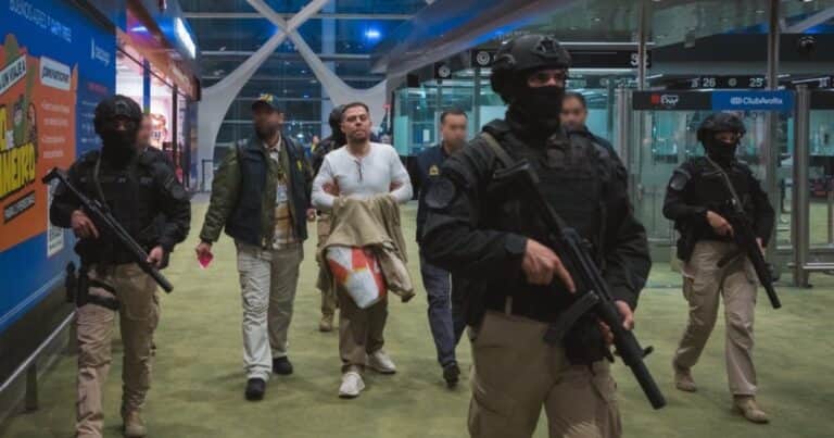 Extraditan a Turquía a Serkan Kurtulus, un mafioso condenado a prisión perpetua que estaba preso en Argentina