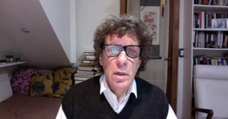 Tras cobrar $ 78 millones, el periodista Pedro Brieger le reclama unos $ 400 millones más a la TV Pública