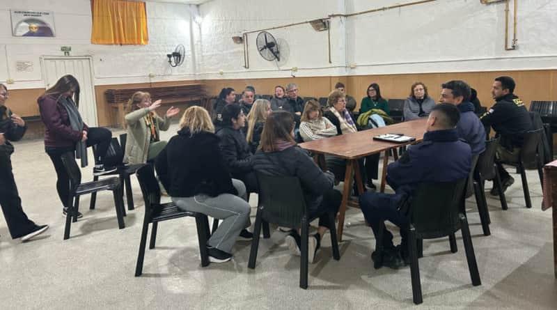 Encapuchados, se metieron en la casa de una mujer de barrio Acuña y le robaron teléfono y computadora