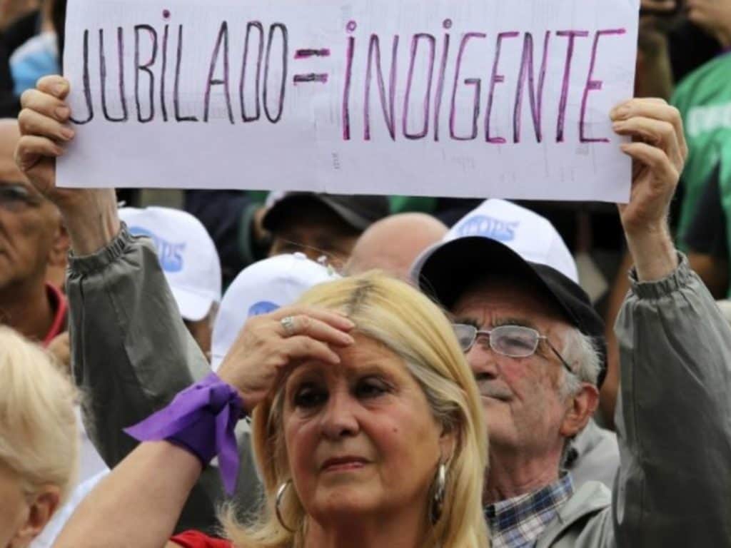 Jubilaciones y asignaciones suben apenas 1,66% desde octubre
