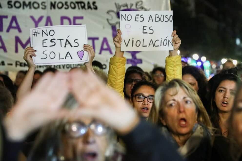 Mujeres del Norte exigió justicia por los abusos contra adolescentes en Villa de María de Río Seco