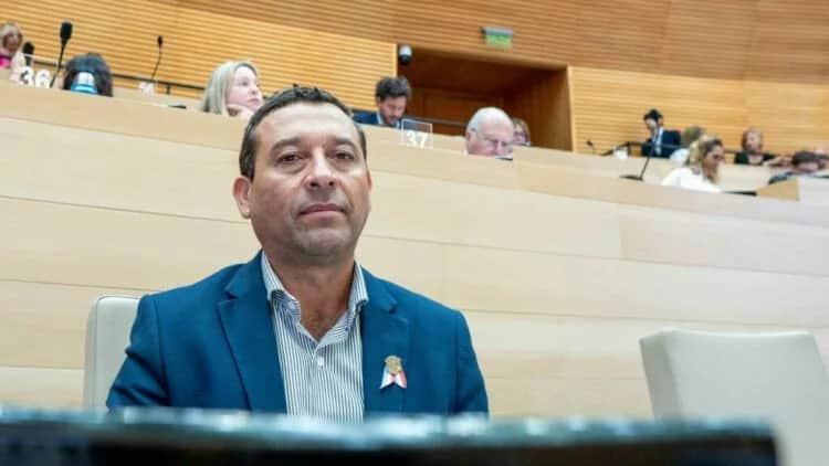 Renunció el legislador Ernesto «Cañito» Flores en medio de una causa por abusos en Río Seco