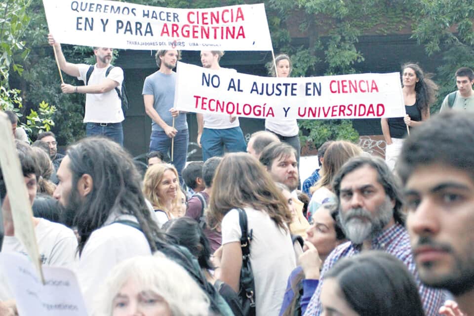 De cara al 2027, Milei profundiza el ajuste sobre discapacidad, universidades y ciencia