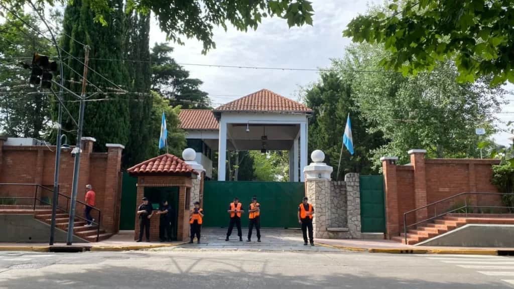 Milei militariza Olivos y desplaza a los trabajadores de la residencia presidencial