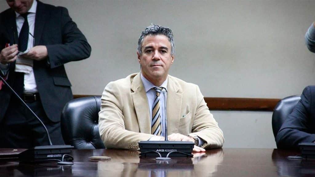 Rafecas procesó a siete iraníes y un libanés por el atentado a la AMIA y avanza el juicio en ausencia