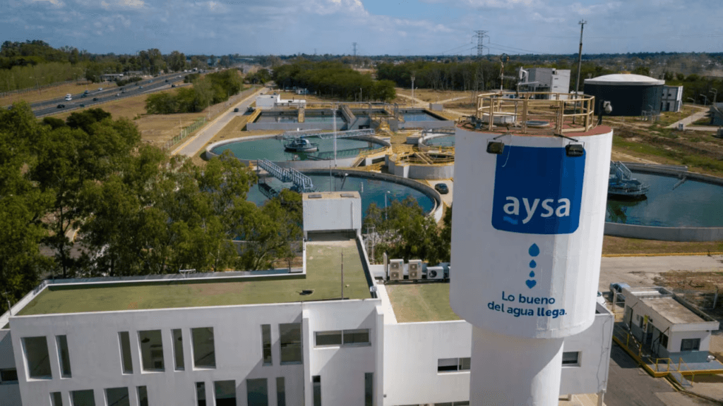 Privatización de AySA: dos consorcios avanzan a la etapa final