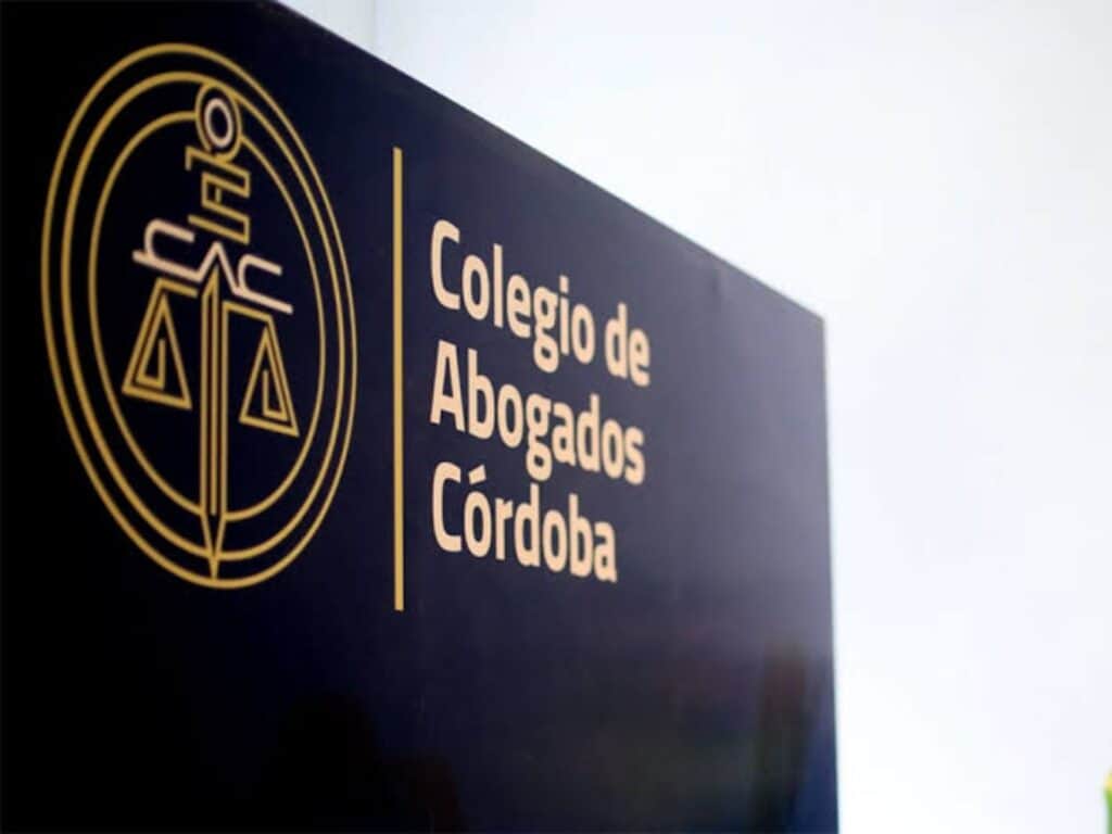 El Colegio de Abogados de Córdoba logró la suspensión de dos artículos de la reforma laboral