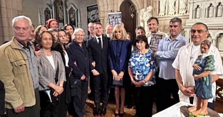 Macron homenajeó a las monjas francesas desaparecidas junto a organismos de derechos humanos cercanos al kirchnerismo