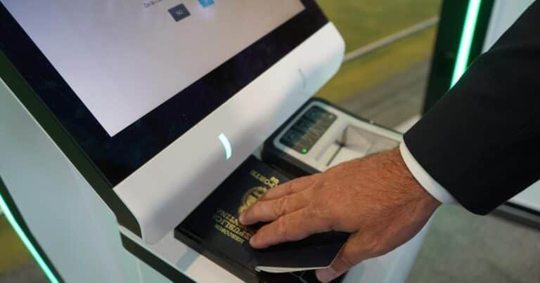 Agilizan el paso por Migraciones con un sistema que reduce al mínimo el riesgo de ingresos con pasaportes falsos