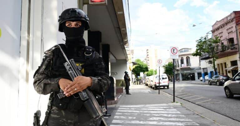 Asesinato de «Pillín» Bracamonte, líder de la barra de Rosario Central: investigan si cortaron la luz para cometer el crimen y apuntan a tres atacantes