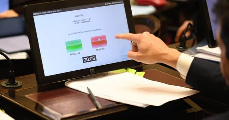 La doble Nelson: en paralelo a Diputados, el kirchnerismo en el Senado también busca golpear ya a Milei