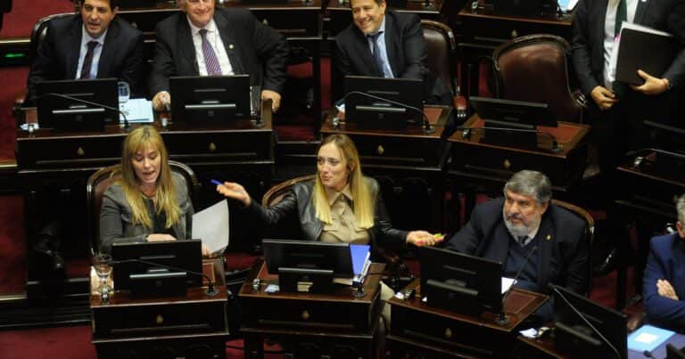 Ahora el bloque kirchnerista pide la expulsión de Edgardo Kueider del Senado