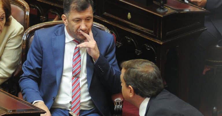 El Gobierno admite que la expulsión de Kueider lo “complicaría” en el Senado pero avisa que no lo protegerá: “Es de ellos”
