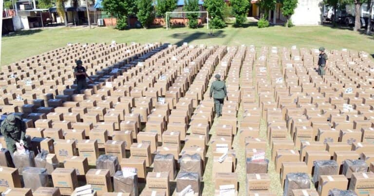 Decomisan un camión con más de 500 mil atados de cigarrillos que pretendían ingresar de contrabando por Formosa: el valor estimado es de $780 millones