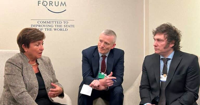Milei viaja a la asunción de Trump y al foro de Davos: hay expectativa por una reunión con el Fondo
