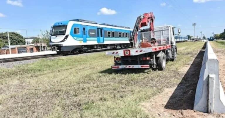 El Gobierno suspende la electrificación del Belgrano Sur y otras obras para usar US$ 1.700 millones en programas sociales