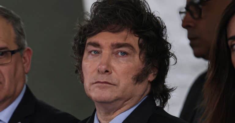 Javier Milei condenó el asesinato de Nisman «en manos de lo más oscuro del poder» y apuntó que el Pacto con Irán de Cristina Kirchner «fue traición a la Patria»
