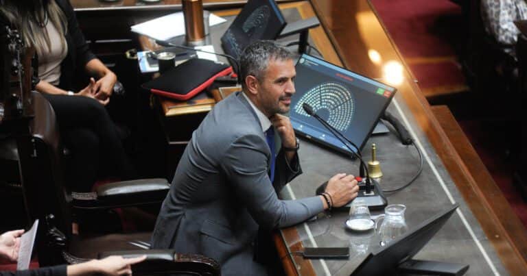 Comenzó la reunión en Diputados entre el Gobierno y los dialoguistas para destrabar las negociaciones por las extraordinarias