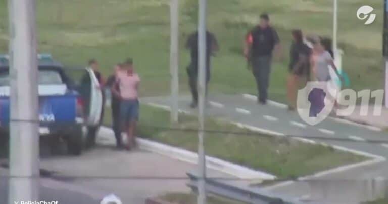 La acrobática maniobra de un ladrón durante una persecución en Córdoba: se tiró al río para escapar nadando