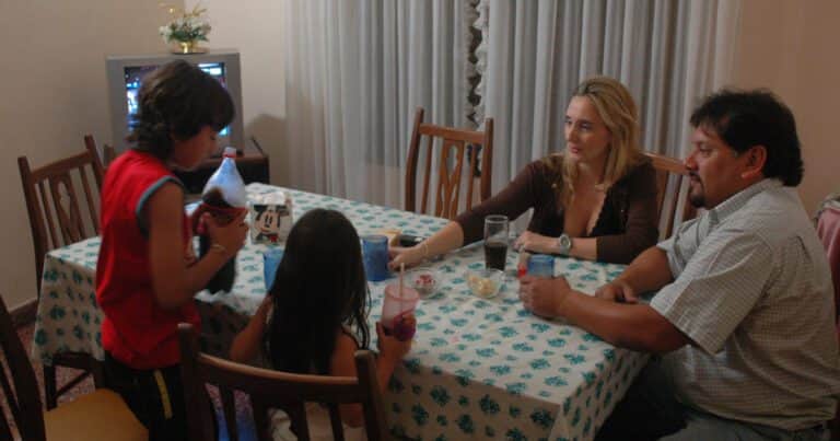 Una familia de clase media necesitó más de $ 2 millones en enero para cubrir sus gastos