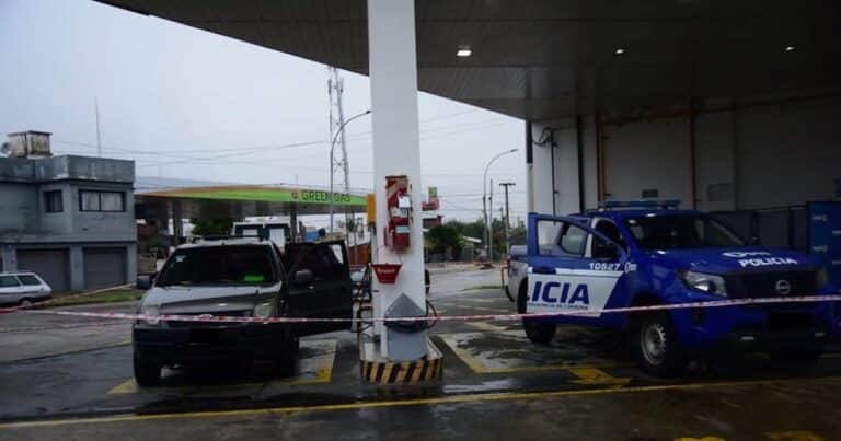 La discusión en una estación de servicio que terminó con un hombre muerto y qué dijo uno de los policías acusados