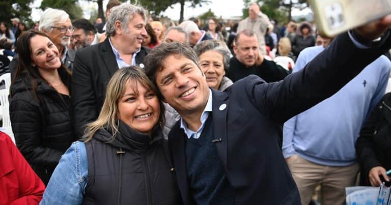 Los intendentes presionan a Kicillof para que desdoble y el gobernador debe definir antes del 10 de abril