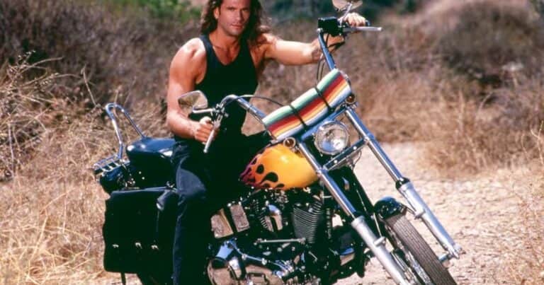 Qué fue de la vida de Lorenzo Lamas: así está hoy el galán musculoso de la serie Renegado