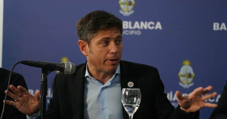 Axel Kicillof apuntó contra Javier Milei desde Bahía Blanca: «Debe estar a disposición en estas cuestiones, porque es su responsabilidad»