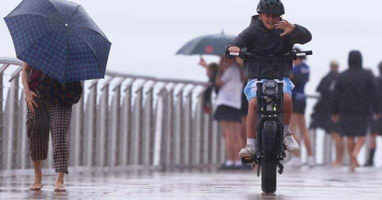 El ciclón Alfred se acerca a Australia: vientos destructivos, fuertes inundaciones y 13 millones de personas en alerta