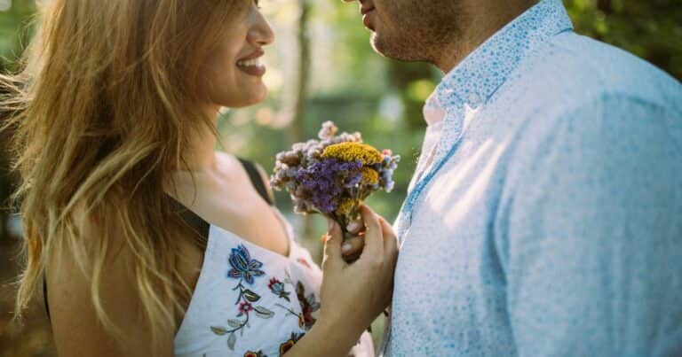 ¿Recibir flores mejora la salud mental?: nuevo hallazgo científico