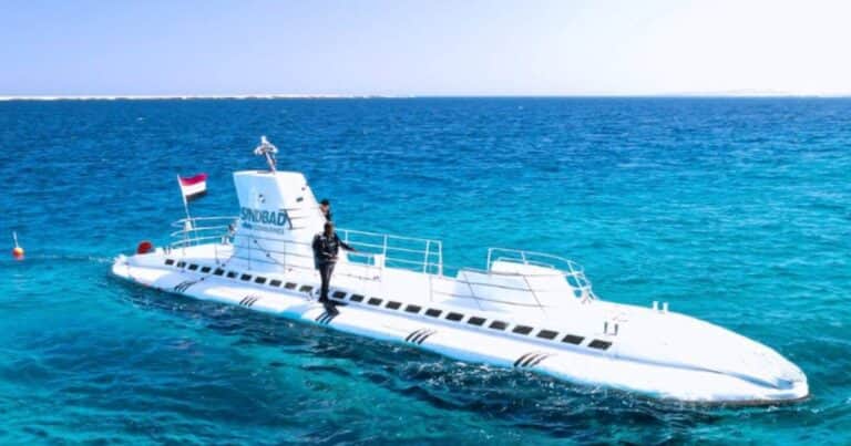 Cómo es Sindbad, el submarino turístico que se hundió en Egipto