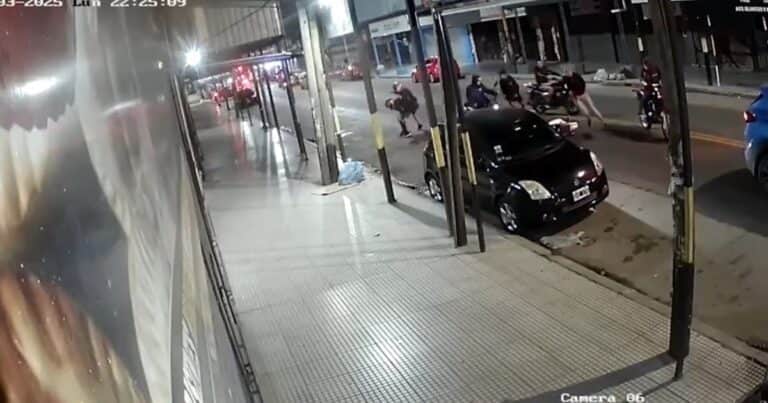 Una policía fue atacada por seis motochorros en La Matanza y baleó a uno de ellos en el tórax