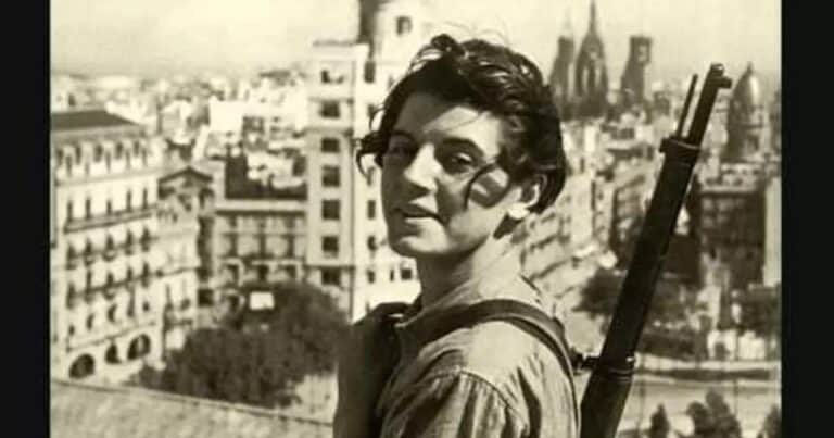‘La chica del fusil’: La vida oculta de Marina Ginestà, la joven republicana inmortalizada en una foto