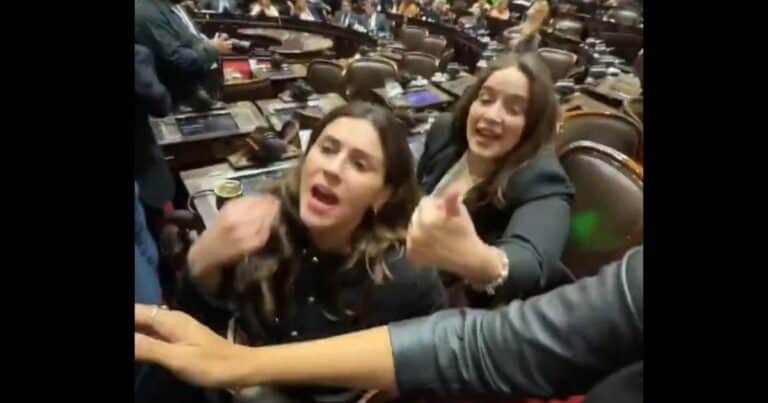 Tras el escándalo en Diputados: el bloque de LLA cruje y opositores reclaman sanciones
