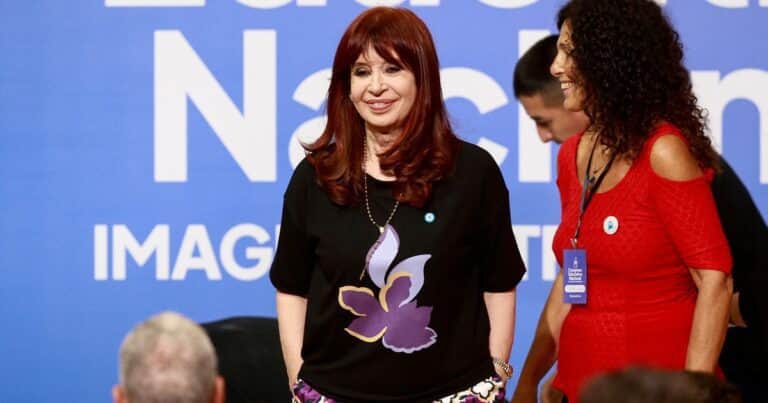 «Cristina será candidata»: el desafío del kirchnerismo a Kicillof si desdobla las legislativas en Provincia