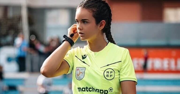 Una mujer árbitro revela los mensajes privados que recibe de los futbolistas
