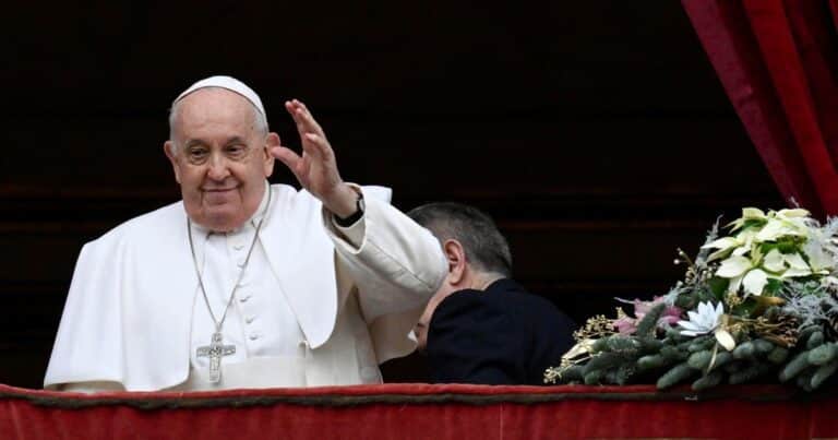 La emotiva última donación del papa Francisco: a quién fue y cuánto dinero entregó