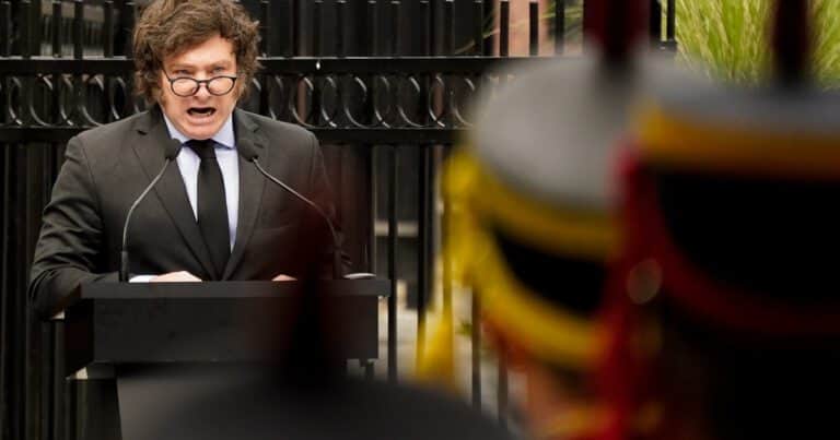Javier Milei y sus medidas, EN VIVO: el Presidente encabeza el acto central por Malvinas este 2 de abril por cadena nacional