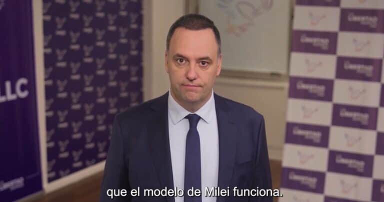 «La Ciudad corre peligro»: Adorni lanzó su spot junto a Milei para impulsar la campaña de LLA en las legislativas porteñas