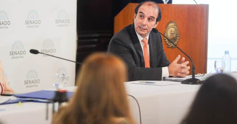 Manuel García-Mansilla consultará a sus pares de la Corte sobre si debe continuar como juez o renunciar