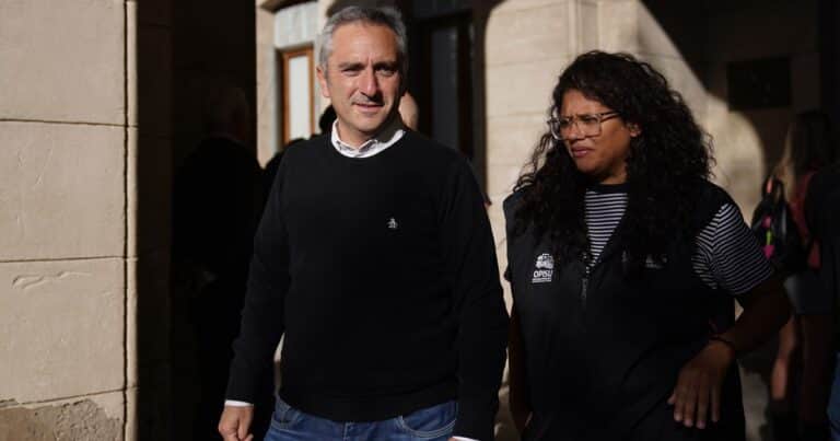 El Cuervo Larroque denunció un «golpe institucional» de La Cámpora contra Kicillof y dijo que Cristina Kirchner es «rehén del grupito de Máximo»
