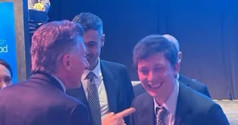 El encuentro de Mauricio Macri con Santiago Caputo y Adorni en la cena de la Fundación Libertad, en medio de los tironeos con Milei