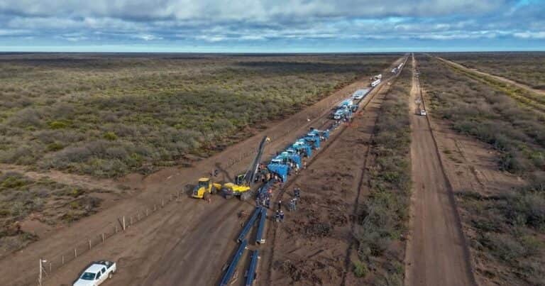 Inauguran un mega oleoducto para darle salida a todo el petróleo de Vaca Muerta y aumentar las exportaciones
