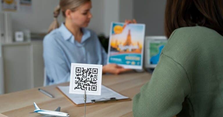 Pago en dólares con débito: se suman los códigos QR y turismo lidera la implementación