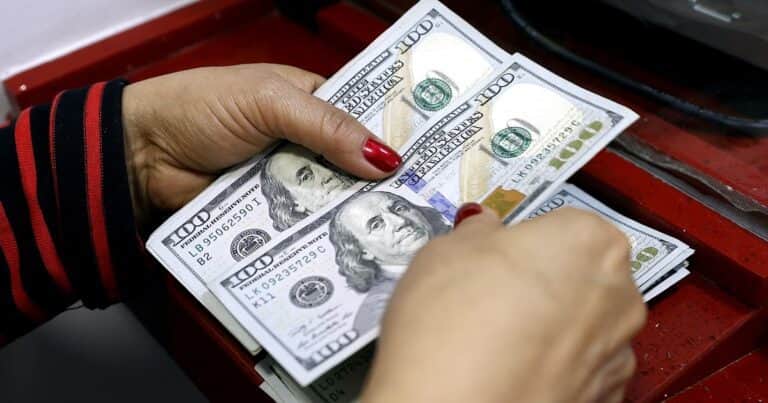 Dólar hoy y dólar blue, EN VIVO: a cuánto cotiza y cuál es su precio este viernes 4 de abril, minuto a minuto