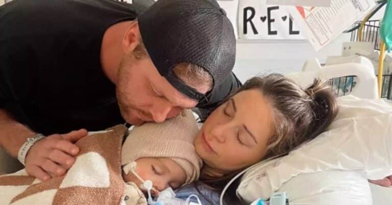 El hijo de 22 meses de una influencer murió trágicamente al caerle encima un espejo