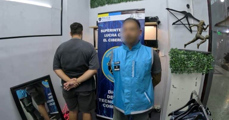 Cayó «El patrón de la ropa trucha» en Caballito: le encontraron indumentaria deportiva por 14 millones de pesos