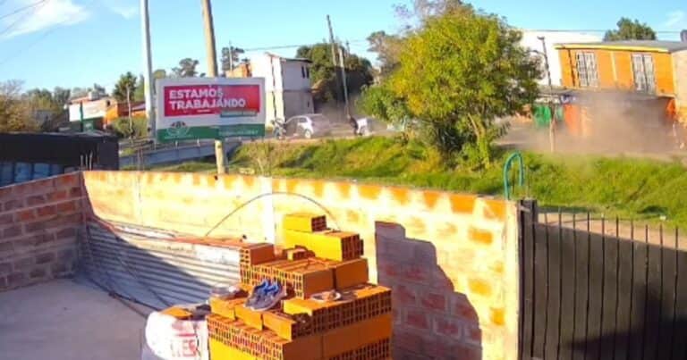 Inseguridad en el Conurbano: un policía detuvo a un auto sospechoso y lo balearon