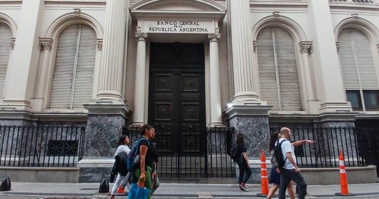 A la espera de la firma con el FMI, Argentina renovó por un año el swap con China por US$ 5.000 millones